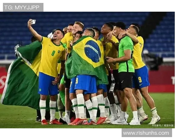 巴西足球明星展现完美腹肌的魅力与力量之美